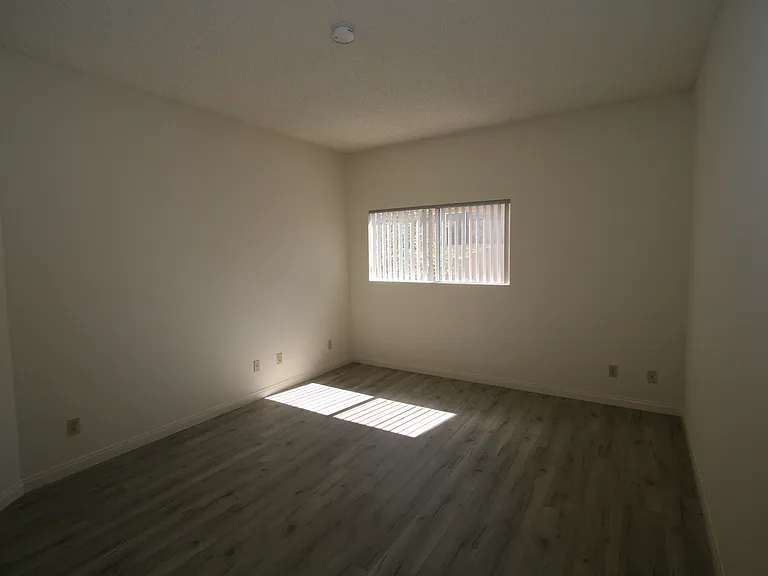 3637 Clarington Ave #112 — Photo 29