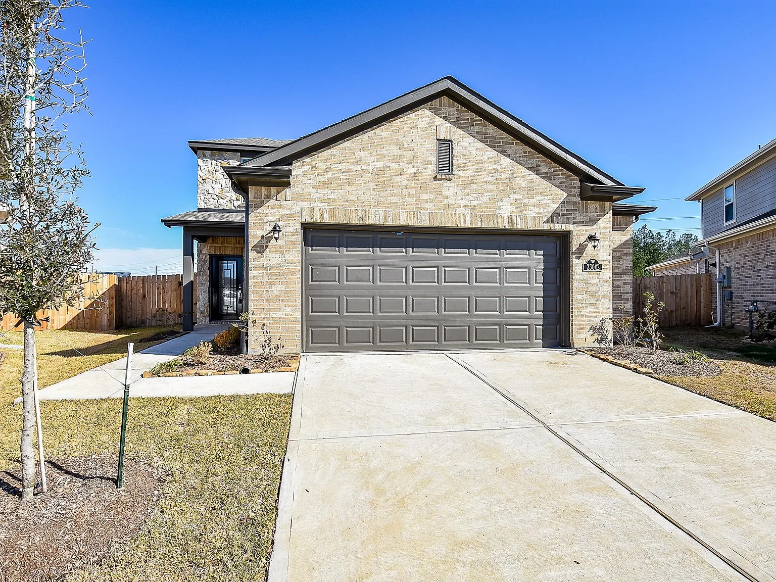 4 bed, 2.5 bath, 2178 sqft, $2,800 — Photo 1