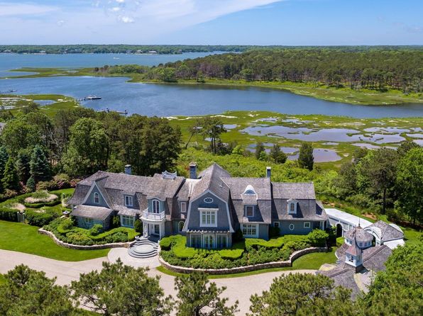 122 Pinquickset Cove Circle, Cotuit, MA 02635