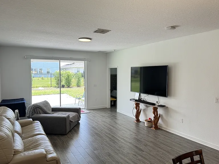 12050 Grammar Ln — Photo 12
