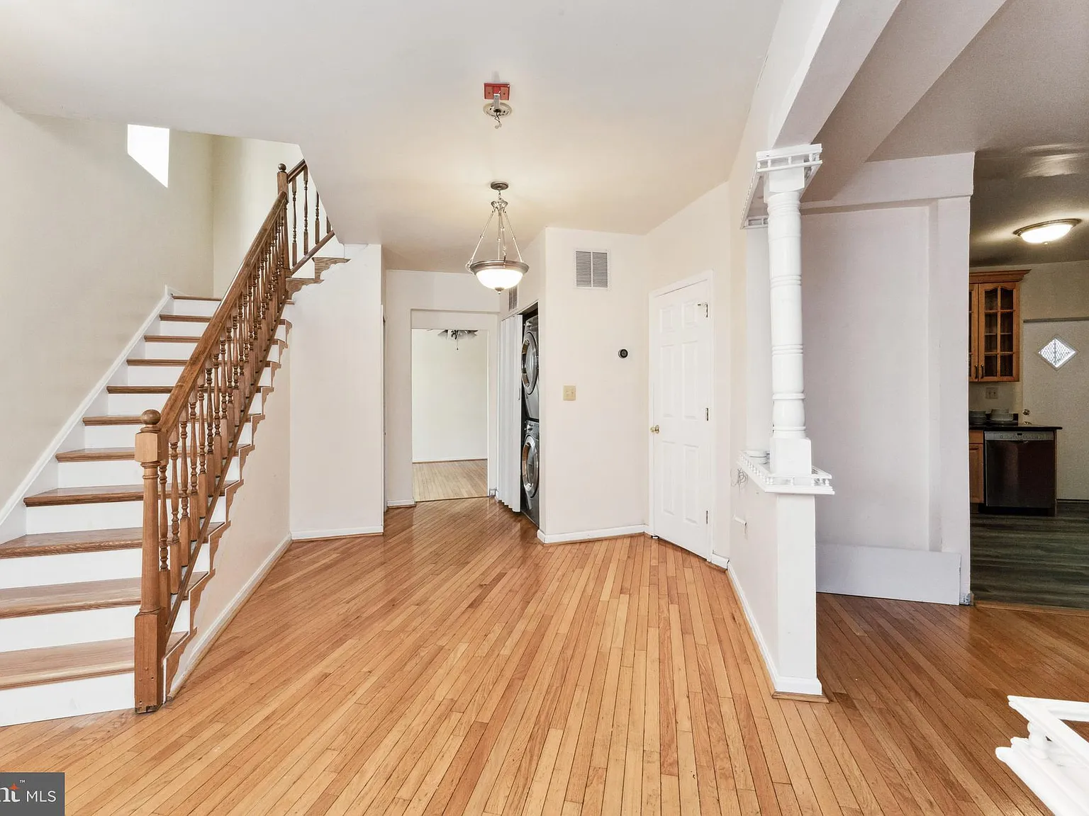 4 bed, 2435 sqft, $5,000 — Photo 2