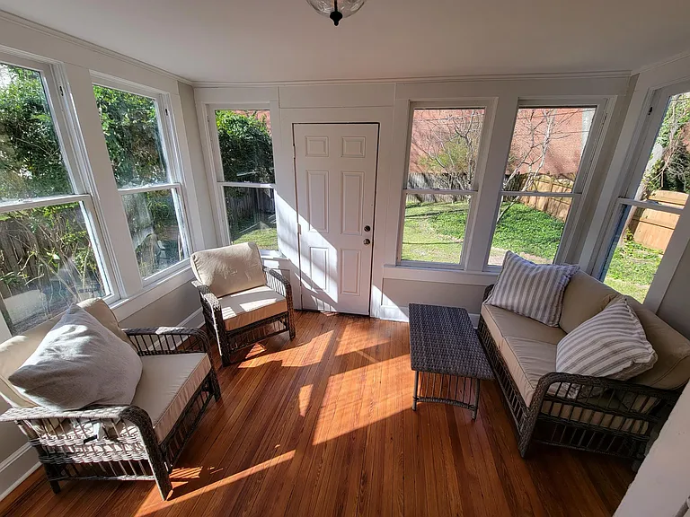 426 Jackson St SE — Photo 8