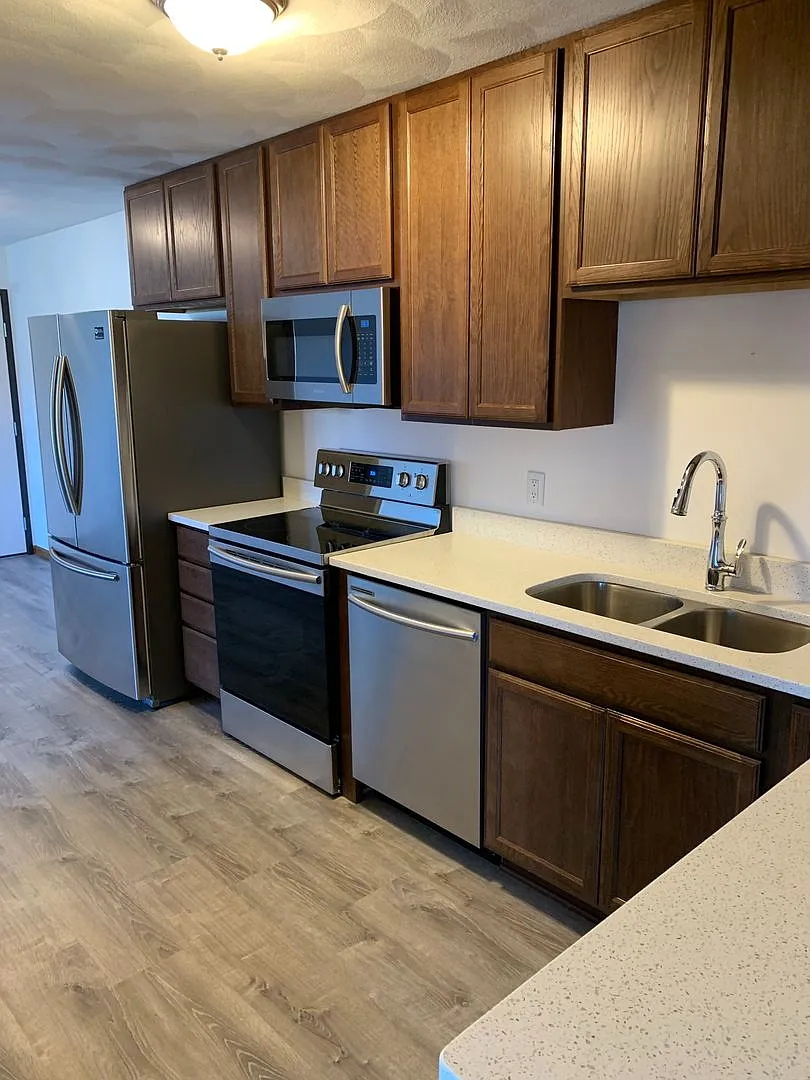 Homestead Apartments. — Photo 2
