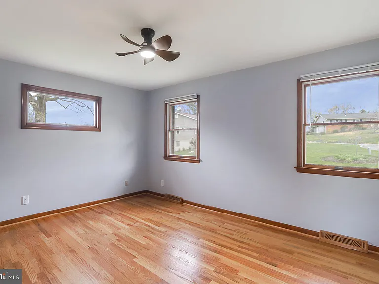 5 Orchard Pl — Photo 46