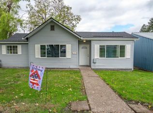 345 S Kutch St, Carlton, OR 97111