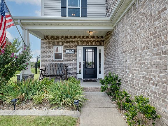 4th image of 1065 Lindyn Lee Way