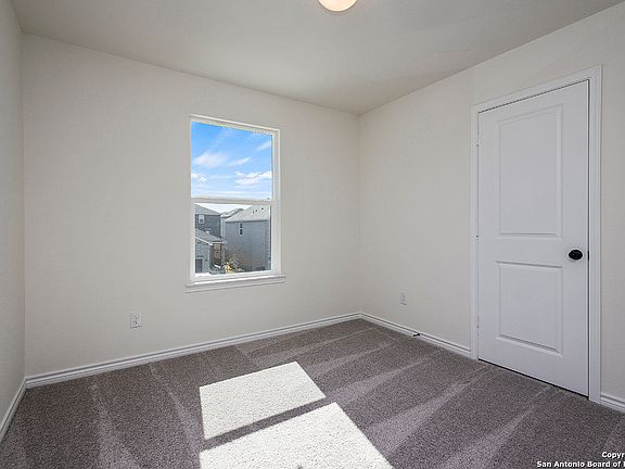 5th image of 8513 BAREFOOT LN