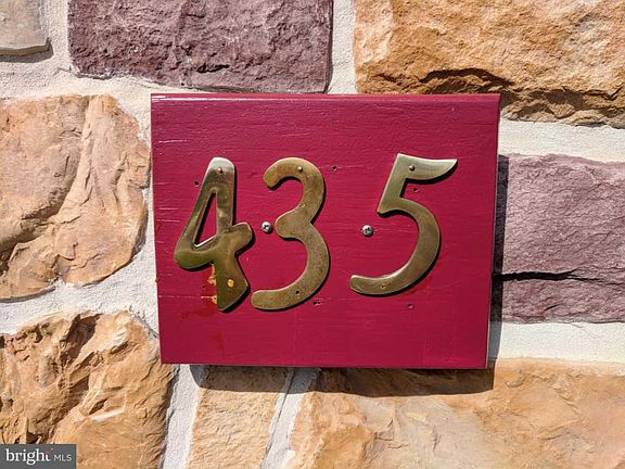 2nd image of 435 Alexandria Ct