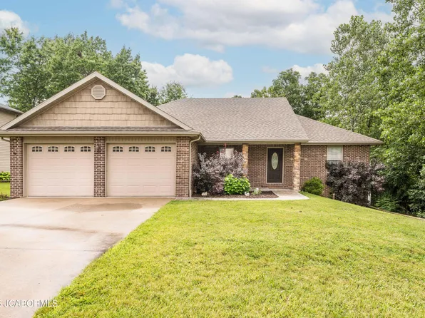 490 Edwards Dr, Holts Summit, MO 65043