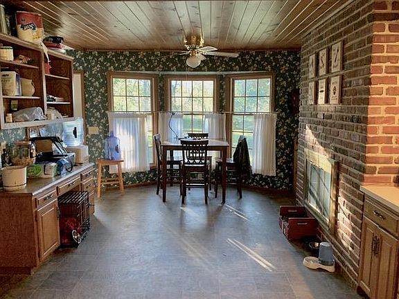 5th image of 3111 Fieldcrest Ave