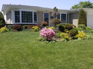 9422 Overhill Ave, Morton Grove, IL 60053