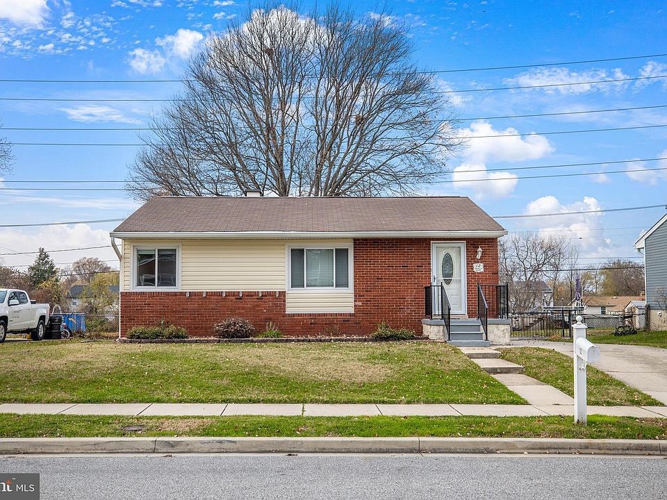 1st image of 12 Phyllis Dr