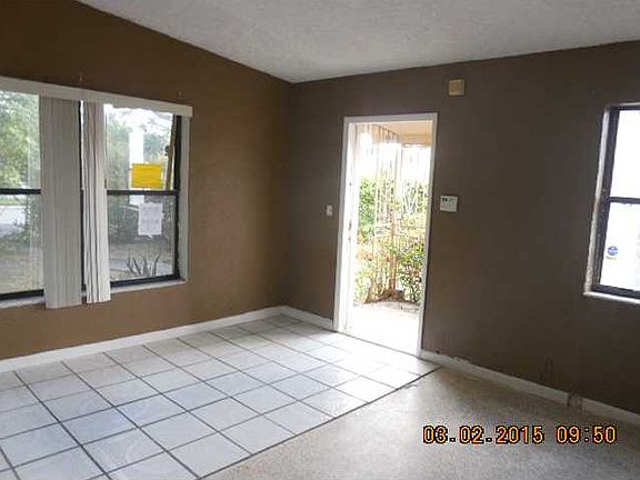 3rd image of 11500 Lincoln Blvd
