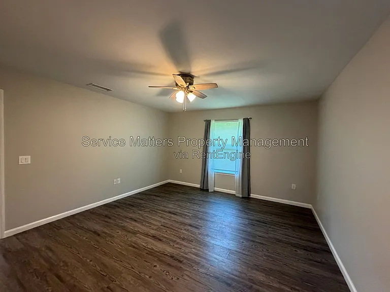 5553 Riviera Dr — Photo 16