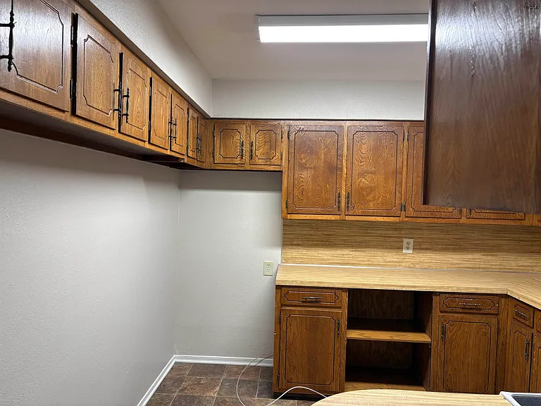 3902 Parker Blvd — Photo 7