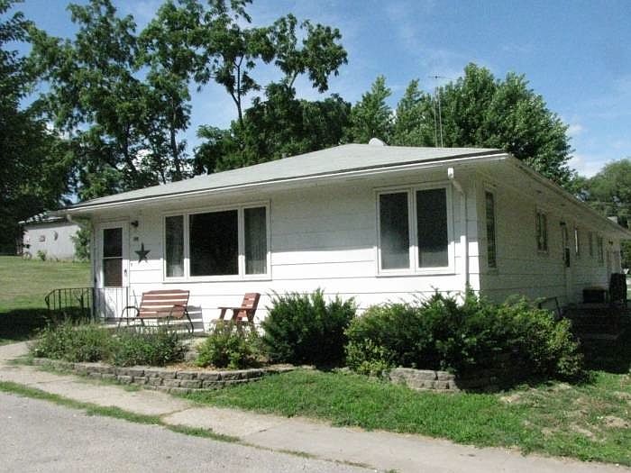 1st image of 306 Cass St