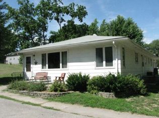 306 Cass St, Keosauqua, IA 52565