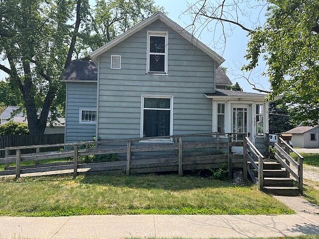2nd image of 303 W Tinkham Ave