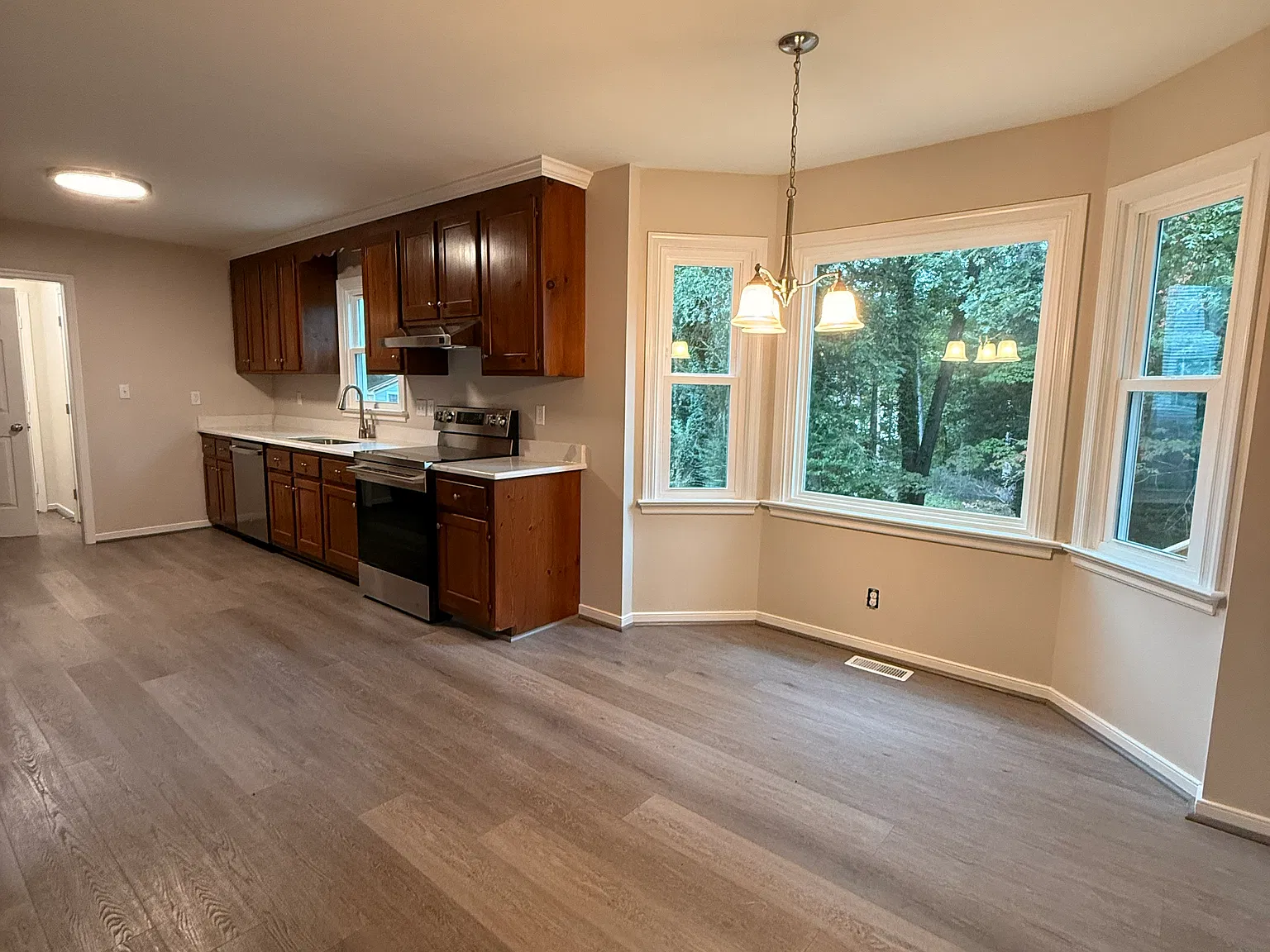 10826 Sunset Hills Dr — Photo 4
