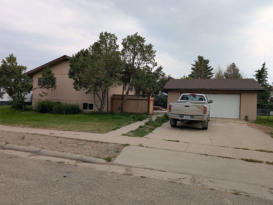 1st image of 864 Hill Ave