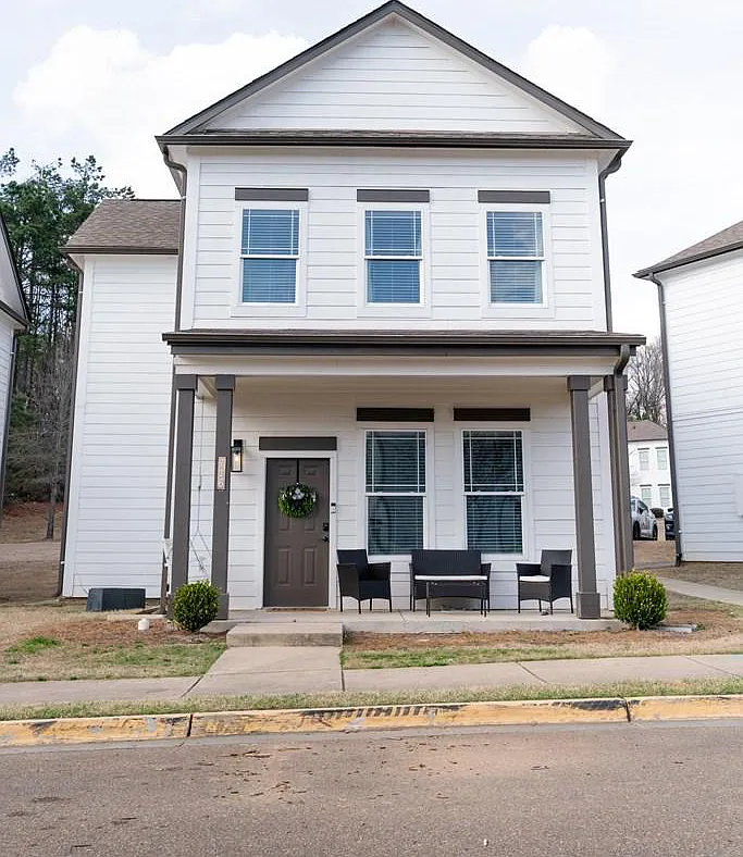 716 Ironwood Lane - 1 — Photo 1