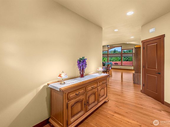 5th image of 8634 Fox Ridge Lane SE