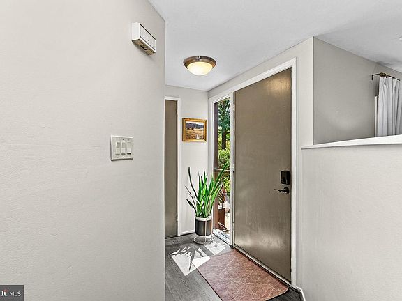 3rd image of 11082 Saffold Way