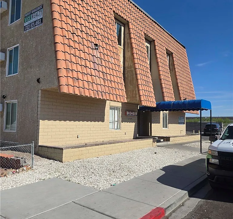305 N 10th St #33