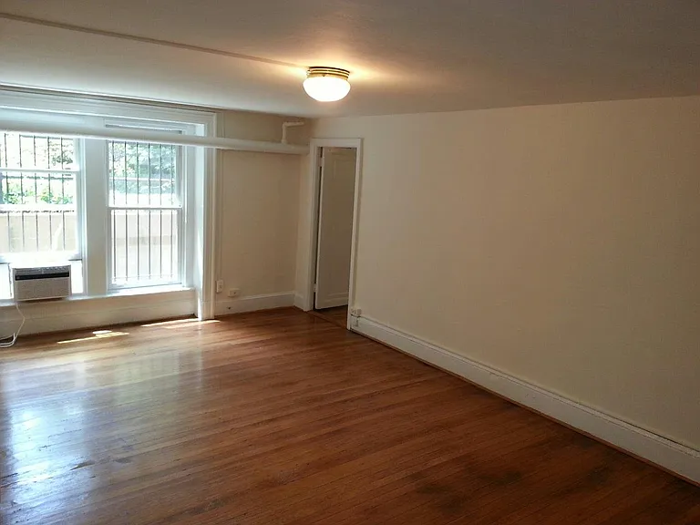 2456 20th St NW #C — Photo 3