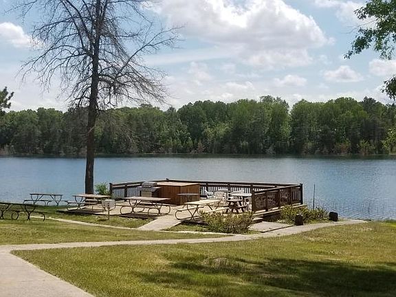 2nd image of 5402 Woodridge Dr