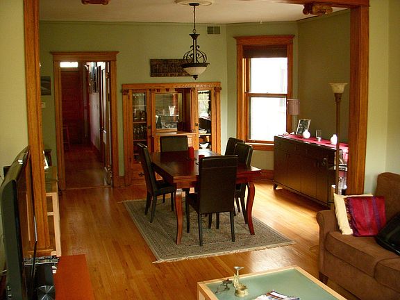 Living room/dining room