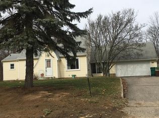 734 Upton Ave, Springfield, MI 49037