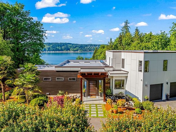 2nd image of 10625 82nd Avenue NW