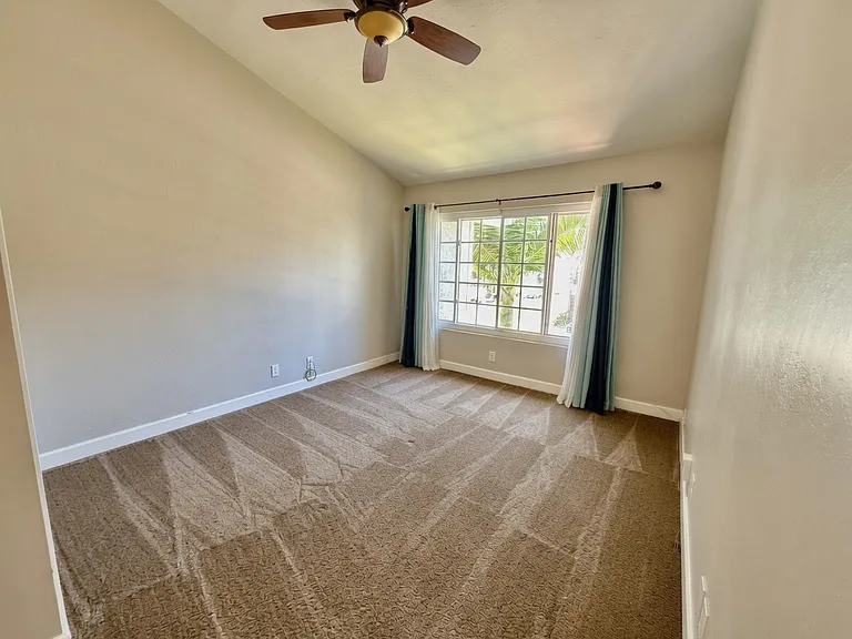 400 N Myers St N #10 — Photo 10