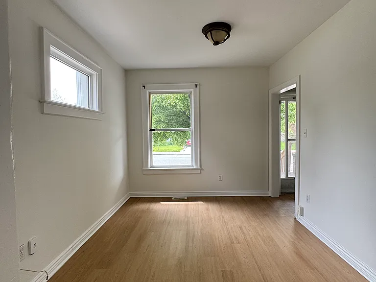 432 Campbell Ave — Photo 8