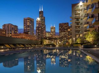 851 S Clark St #210, Chicago, IL 60605