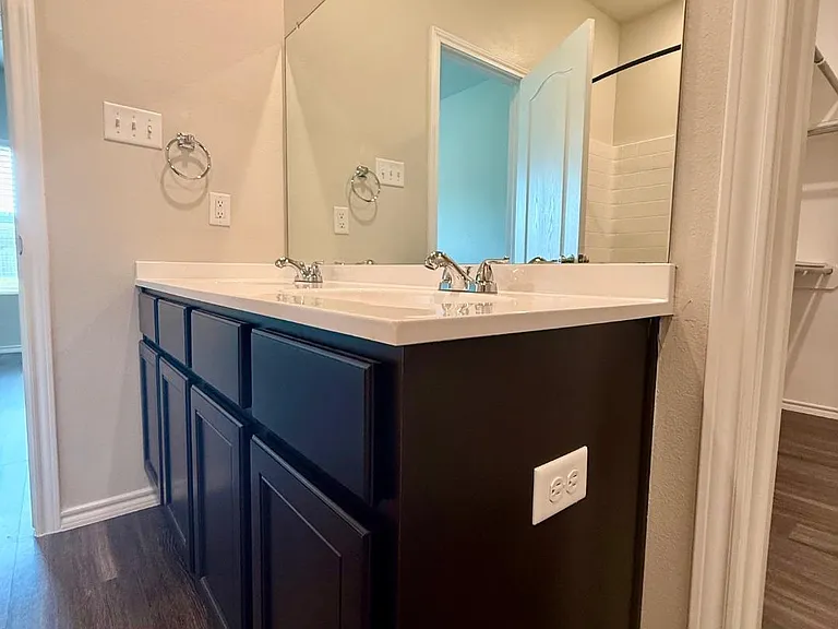1411 Monterey Dr — Photo 5