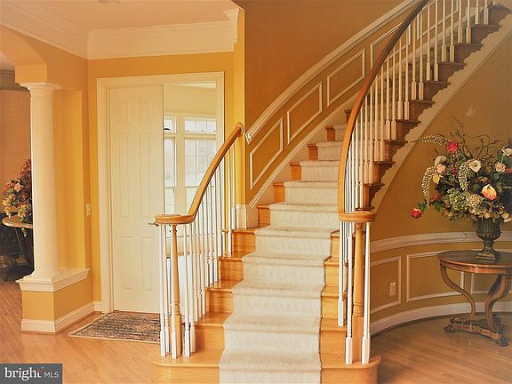 3rd image of 18749 Upper Meadow Dr