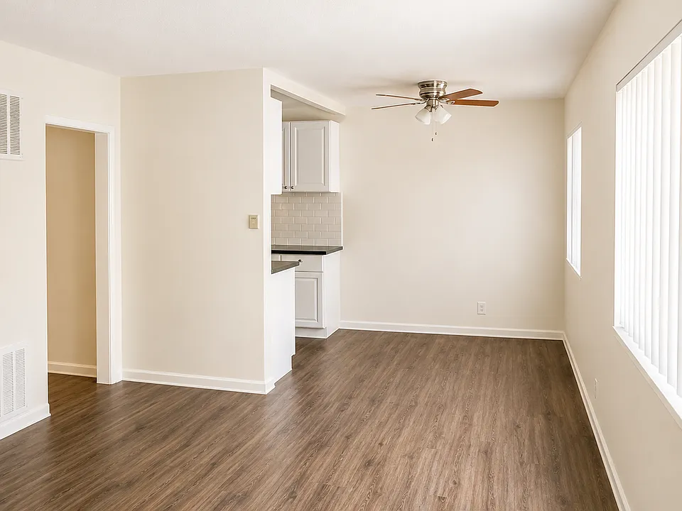3105 S Durango Ave #5
