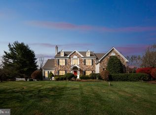 25 Pheasant Run Rd, New Hope, PA 18938