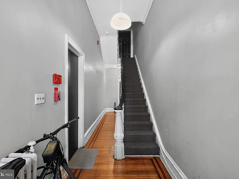 2124 Spruce St #4F — Photo 2