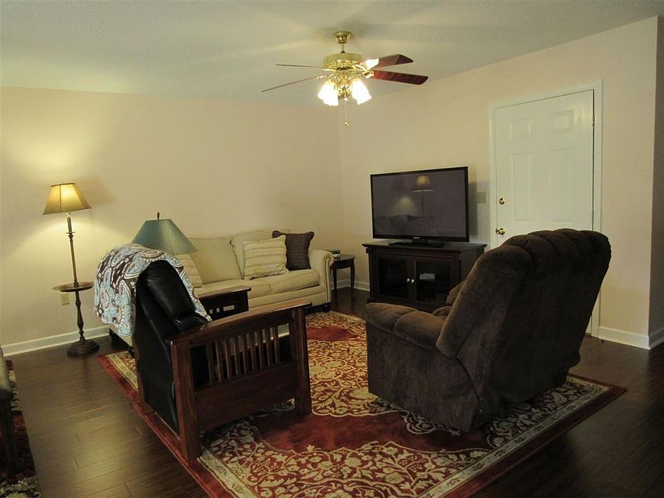 2nd image of 2024 Cardinal Park Dr