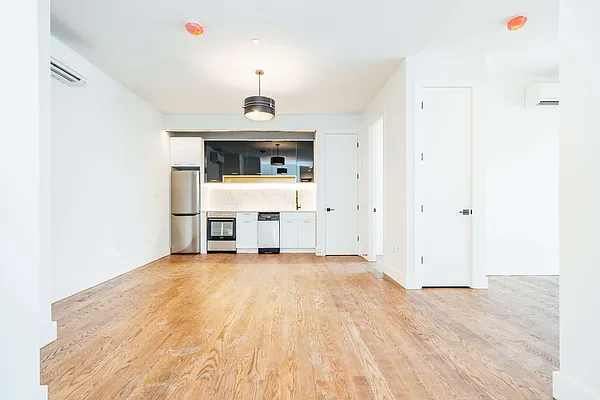 Rented by Nooklyn NYC LLC | media 29