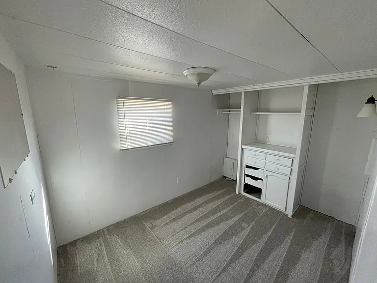 503 E Main St — Photo 24