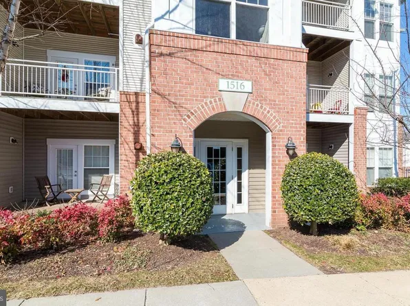 1516 N Point Dr APT 2, Reston, VA 20194