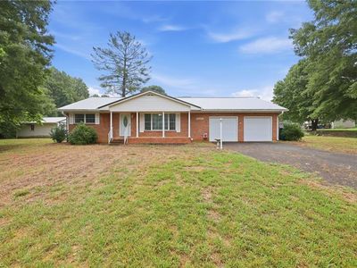 2969 Avalee St, Walkertown, NC, 27051