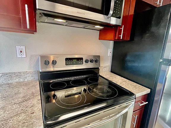 4th image of 3511 La Terrace Cir