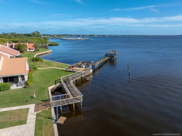 3307 SE Sandpiper Cir, Port Saint Lucie, FL 34952