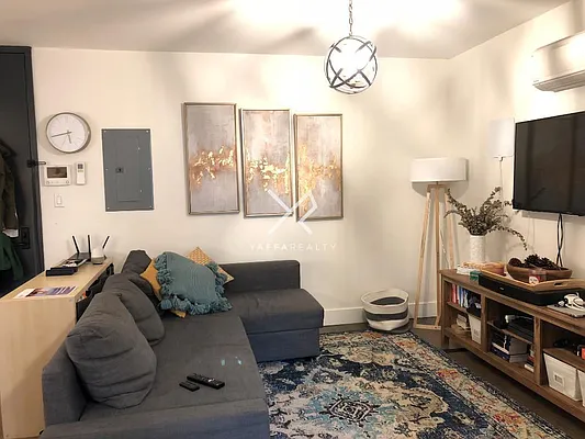 Rented by Yaffa Realty LLC | media 25