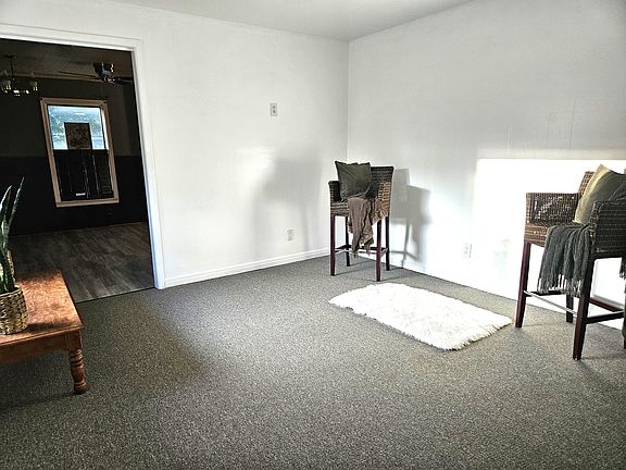 2nd image of 1141 Westridge Dr